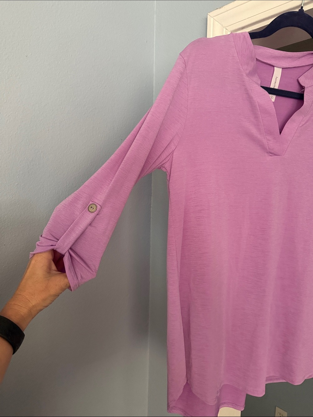 Relaxed V-Neck 3/4 Sleeve Tunic in Light Purple - Picture 3 of 3